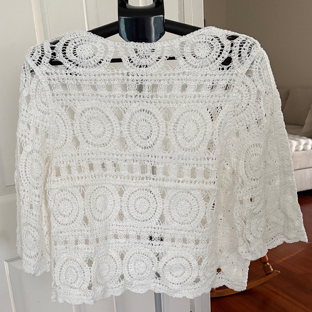 Chic White Lace Button-Up Blouse/Jacket - Picture 4 of 5